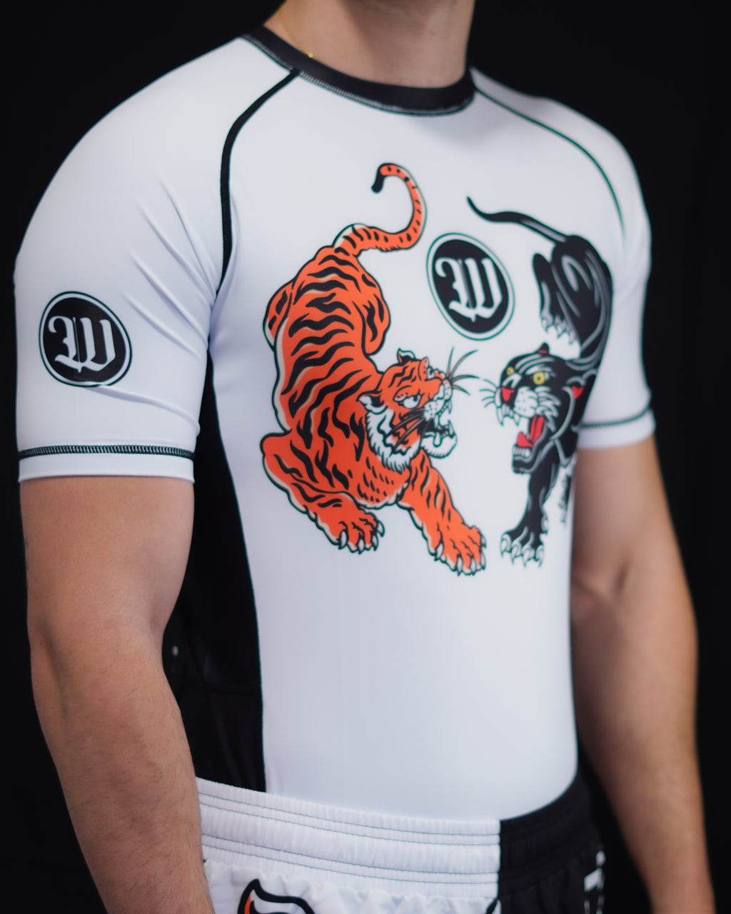 Rashguard PANTHER VS TIGER: Dos Fuerzas, Un Solo Guerrero