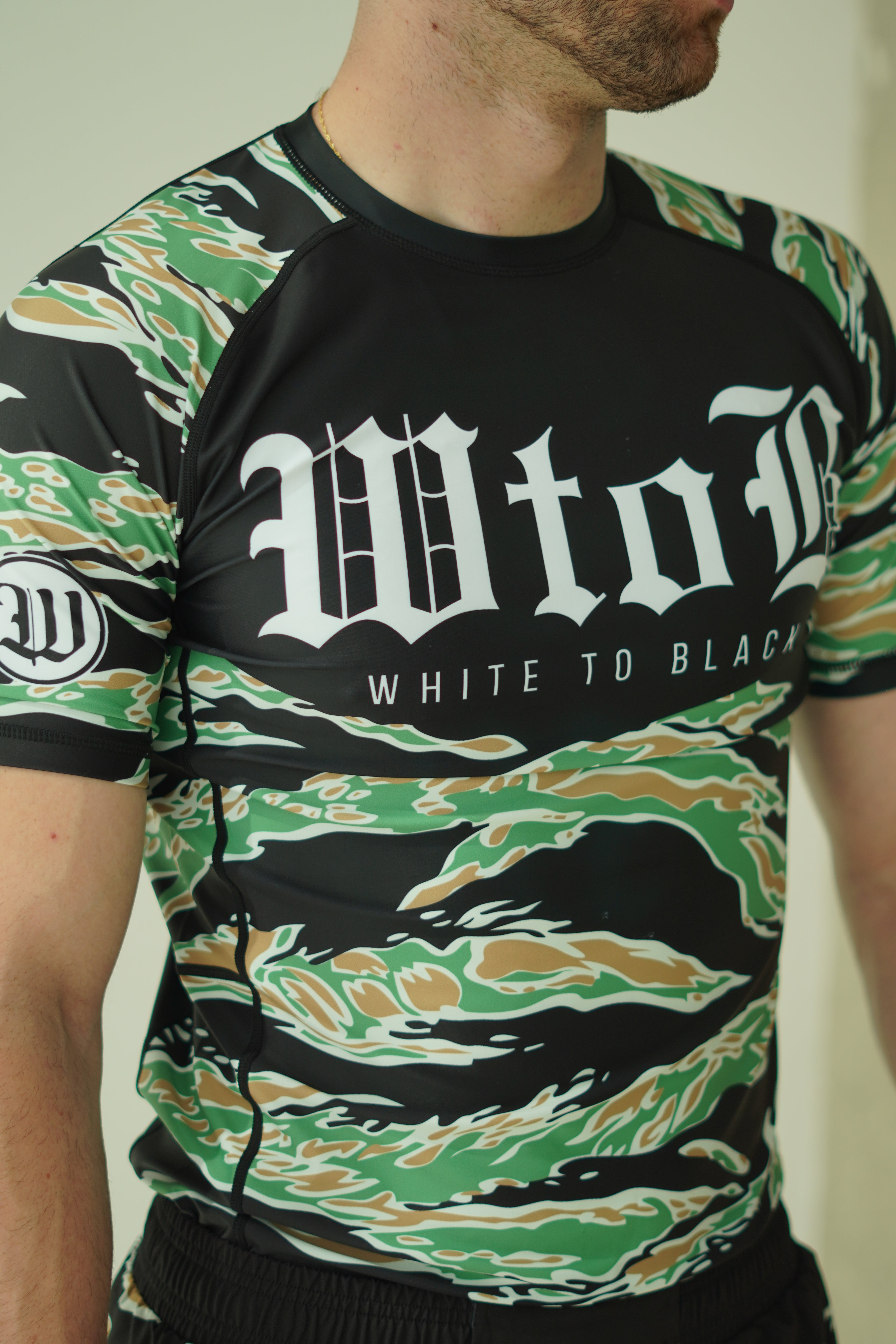 Rashguard PRO-HUNT - Precisión de Élite