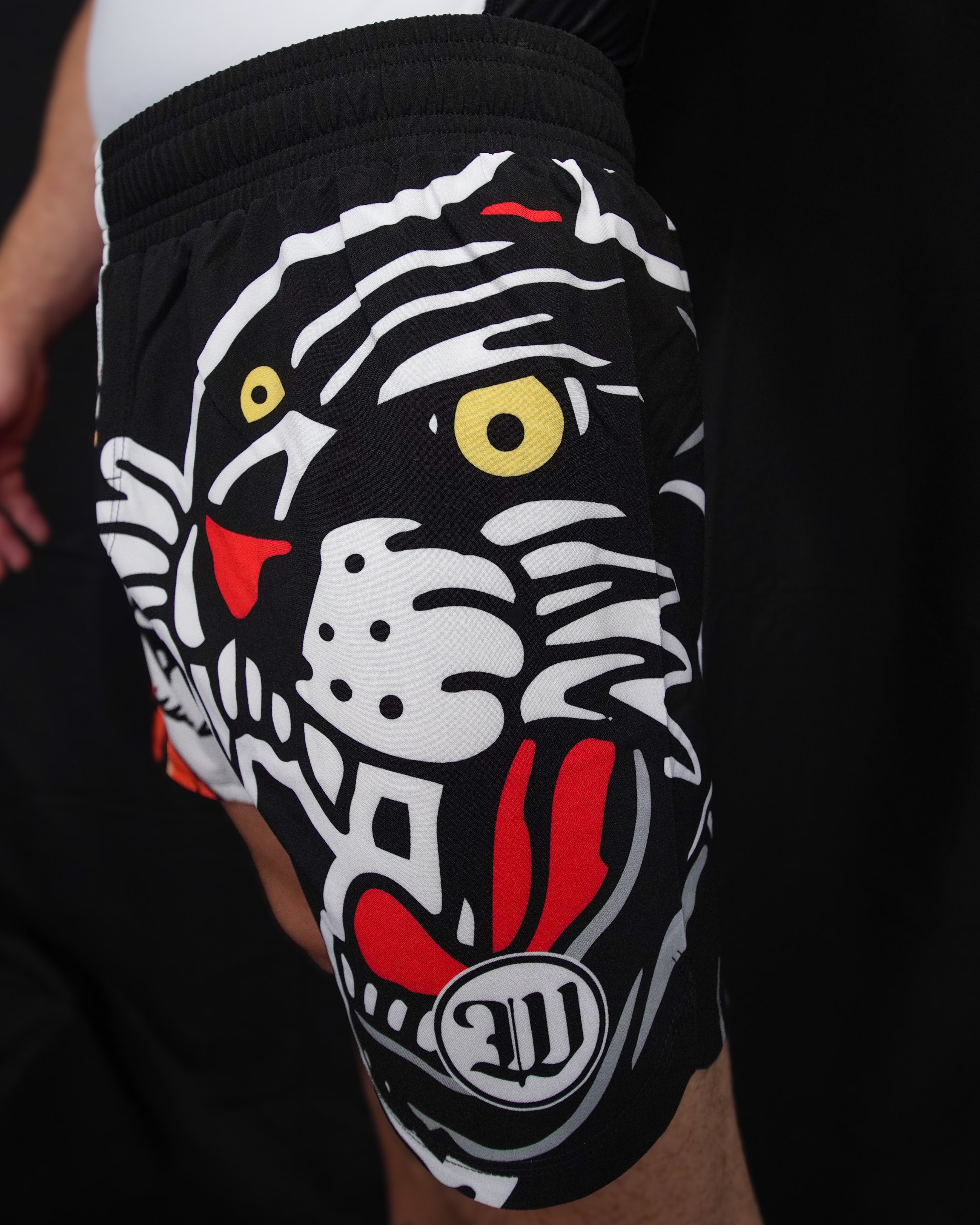 Short PANTHER VS TIGER: Dos Fuerzas, Un Solo Guerrero