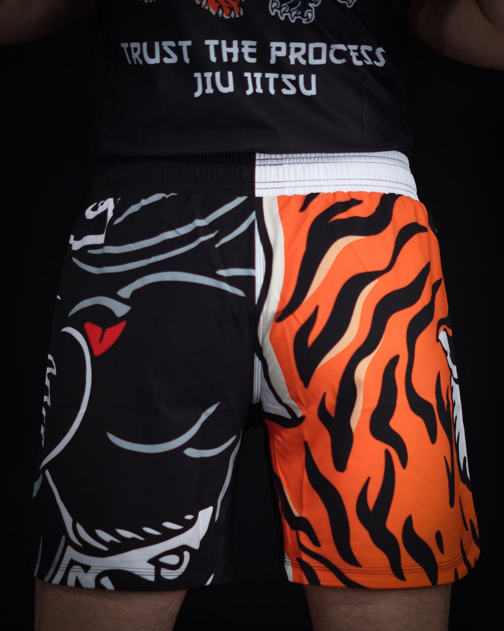 Short PANTHER VS TIGER: Dos Fuerzas, Un Solo Guerrero