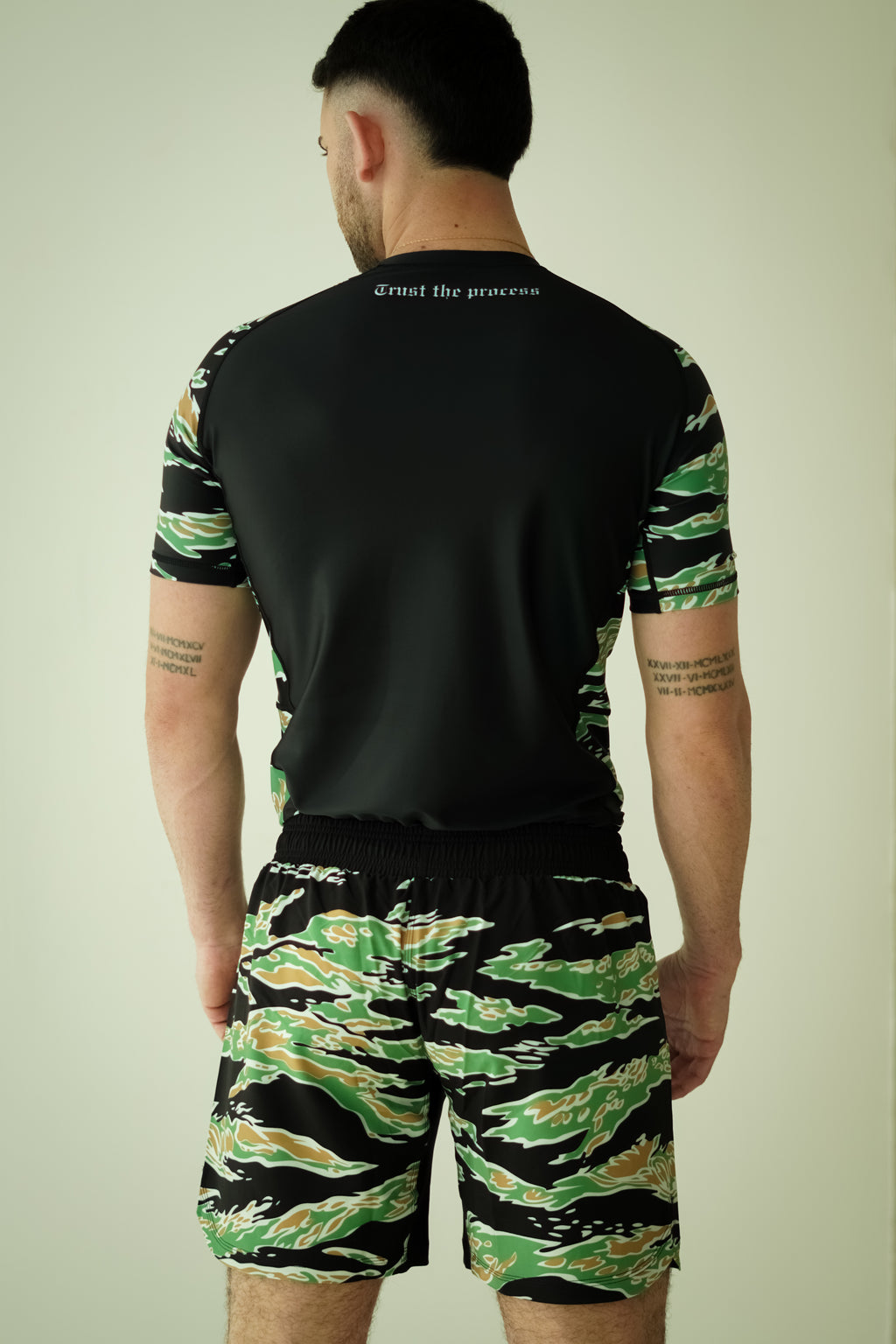 Rashguard PRO-HUNT - Precisión de Élite
