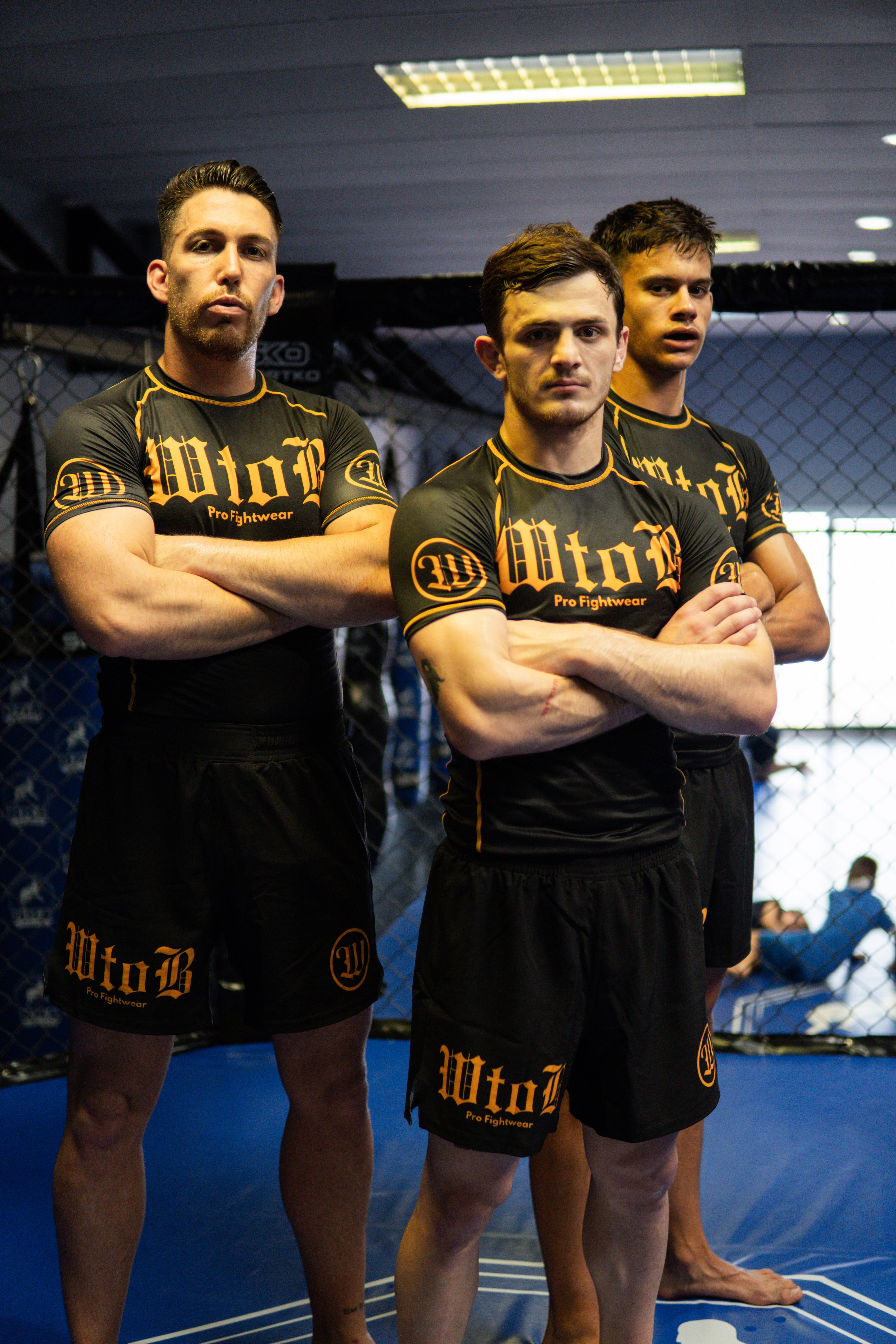 Short Negro & Amarillo